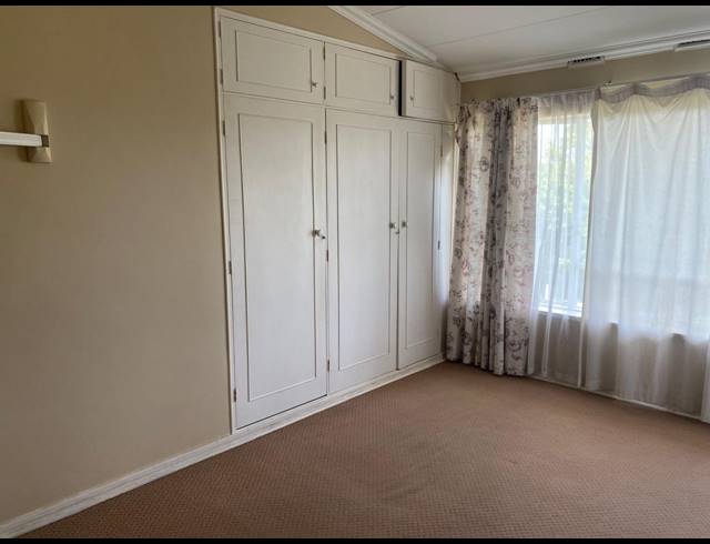 3 BEDROOM HOUSE TO LET IN CLARENDON
